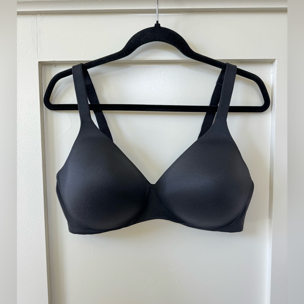 Soma Embraceable Wireless Full Coverage Smooth Contour T-Shirt Bra Black Sz 38D